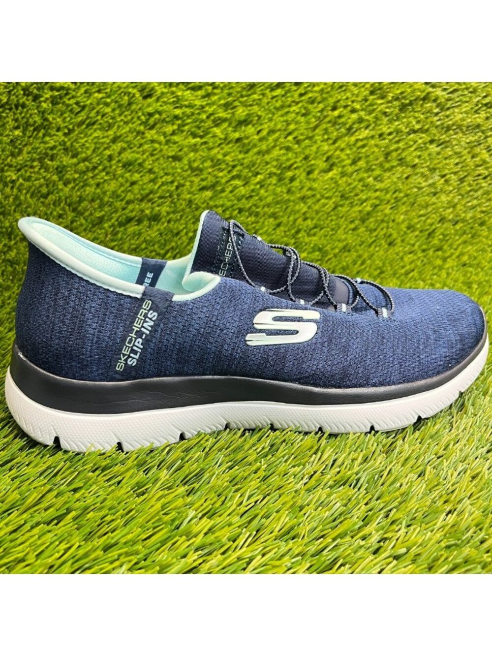 Skechers Summits-Everyday Set Womens Size 8D Blue Walking Slip-On Shoes Sneakers